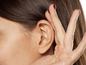 ακουστικα ή εμφυτευματα
